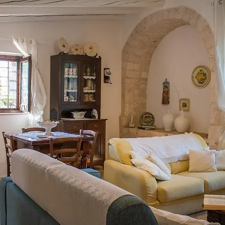 Trulli Castiglione * Castellana Grotte